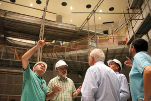 Στον πυρήνα των εργοταξιακών εργασιών της δεύτερης φάσης του Πολιτιστικού Κέντρου βρέθηκε χθες ο δήμαρχος Ηρακλείου Βασίλης Λαμπρινός