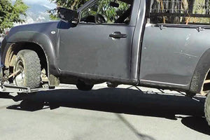 Έσπασαν το τζάμι και τον εκτέλεσαν