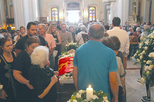 Πάνδημος ο αποχαιρετισμός στον Μιχάλη Φαρσάρη