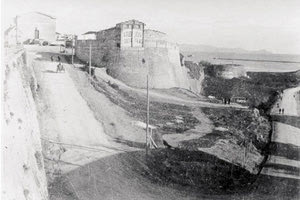 Προς τη λεωφόρο Ικάρου