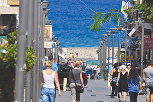 ΤΟΥΡΙΣΤΕΣ ΠΟΛΗΣ: Τι τους αρέσει, τι τους χαλάει