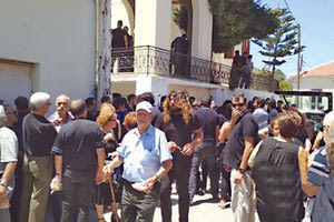 Οργή και οδύνη στην κηδεία του κτηνοτρόφου