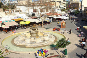 Πρόστιμα στους καταστηματάρχες που ρυπαίνουν το κέντρο