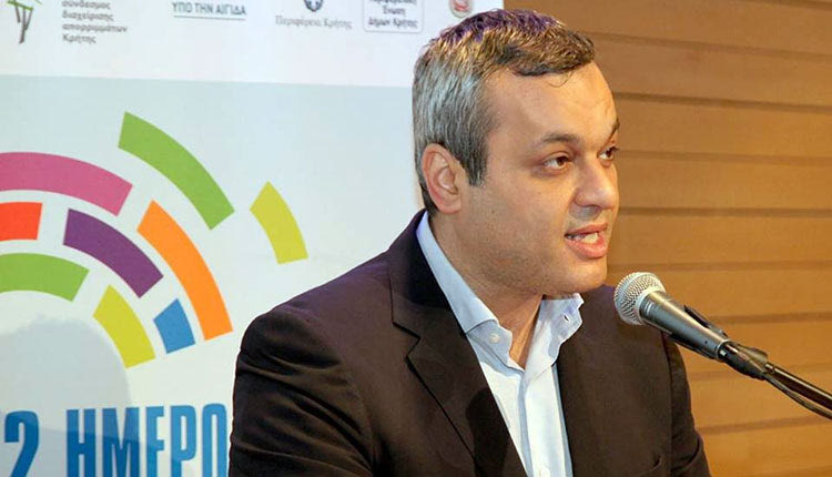 Ο αντιδήμαρχος Καθαριότητας Χάρης Μαμουλάκης