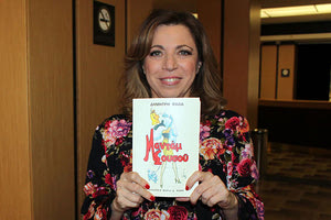 ΔΗΜΗΤΡΑ ΠΑΠΑΔΟΠΟΥΛΟΥ: Η γυναίκα που σημάδεψε τη ζωή μας με τις ατάκες και έκανε καλύτερη  την τηλεόραση ντύνεται “Μαντάμ Σουσού” και μιλά στην “Π”