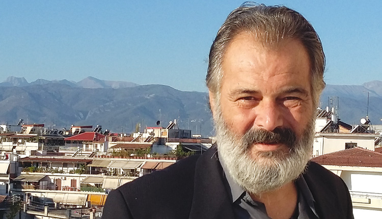 Ο ΠΑΝΤΕΛΗΣ ΜΠΟΥΚΑΛΑΣ ΜΙΛΑ ΣΤΗΝ “Π”