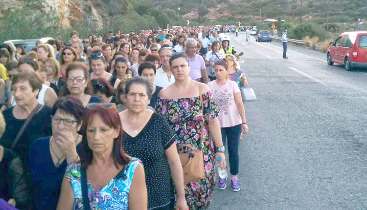 ΠΑΝΑΓΙΑ ΧΑΡΑΚΙΑΝΗ: Πομπή 5 χιλιομέτρων στη χάρη Της