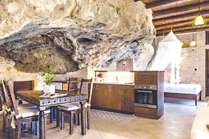 AIRBNB: σπίτι - σπήλαιο στην Κρήτη στη λίστα με τα 10 δημοφιλέστερα καταλύματά