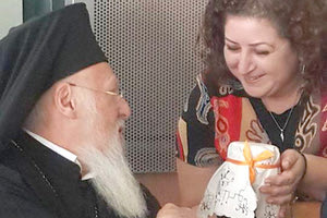 εκδήλωση μαγειρικής μνήμης, αφιερωμένη σε όσους «αντ-άλλαξαν» πατρίδες από το 1922 και μετά με φιλοξενούμενη την Πελαγία Οζλέμ Τσέγκα, οργανώνει το Κέντρο Κρητικής Γαστρονομίας στην Αργυρούπολη Ρεθύμνης