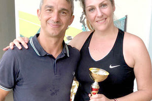 Νικήτρια του 4ου Παγκρήτιου τουρνουά τένις Βετεράνων στις γυναίκες η Μίρκα Ραμουτσάκη