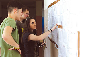 ανακοίνωση των βάσεων εισαγωγής στα ΑΕΙ