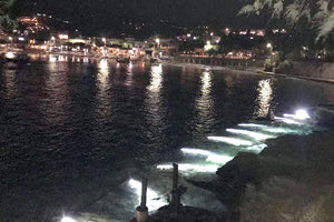 Υποθαλάσσιος φωτισμός στην Αγία Πελαγία