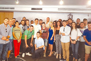 Από τη συνάντηση του Λευτέρη Αυγενάκη με τους νέους.