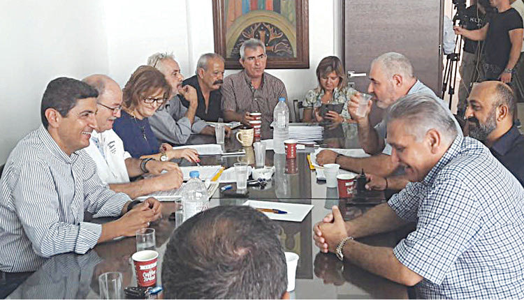 Στη σύσκεψη των πολυτέκνων συμμετείχε ο Λευτέρης Αυγενάκης. 