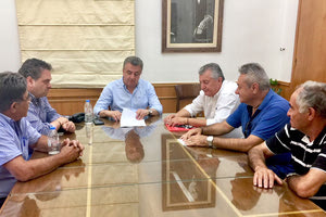 Ο περιφερειάρχης Κρήτης Σταύρος Αρναουτάκης, υπέγραψε χθες το τεχνικό δελτίο για την τεχνική διαμόρφωση και ασφαλτόστρωση του δρόμου Γαρίπα - Μαχαιρά - Ινι .