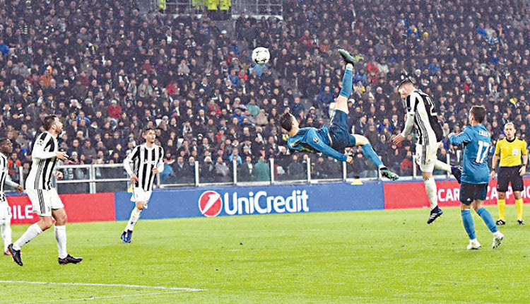 Το απίστευτο «ψαλίδι» του Κριστιάνο Ρονάντο στον πρώτο προημιτελικό του Champions League ανάμεσα στην τότε ομάδα του Ρεάλ Μαδρίτης και τη νυν ομάδα του, Γιουβέντους