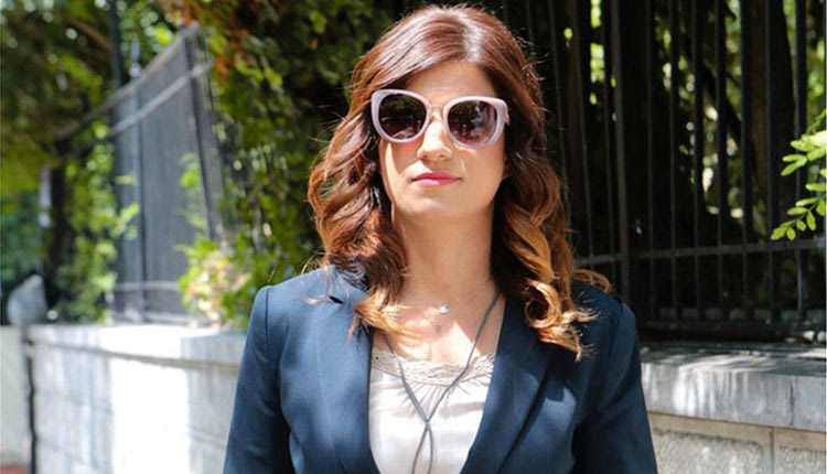 …Πολύ νεανικό λουκ επέλεξε η αναβαθμισμένη στη θέση της υφυπουργού Μακεδονίας - Θράκης, Κατερίνα Νοτοπούλου