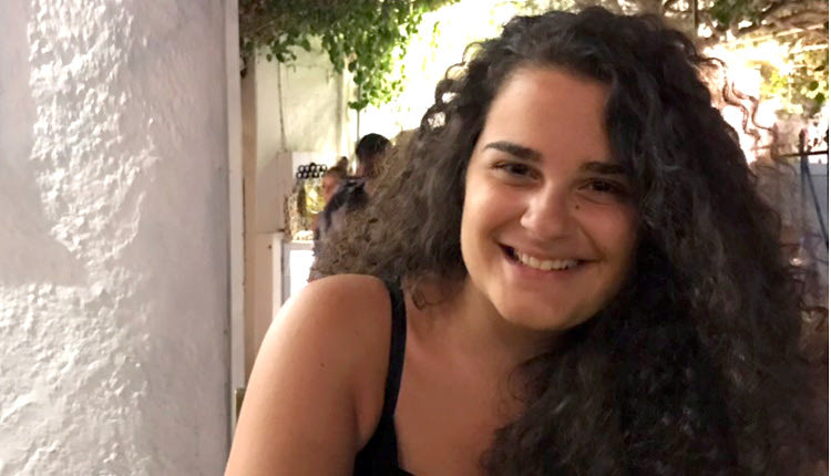 η Ειρήνη Μακράκη, η οποία κατάφερε να εισαχθεί πρώτη στην Ιατρική Σχολή Κρήτης.