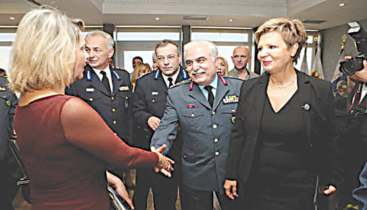 Η ηγεσία της Αστυνομίας και Πυροσβεστικής υποδέχεται τις δύο υπουργούς