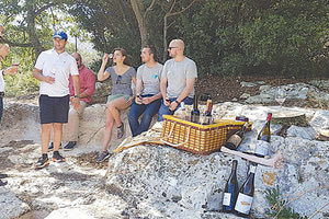 Διάσημοι οινοχόοι εκτίμησαν το κρητικό κρασί