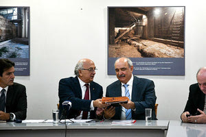 ο απερχόμενος υφυπουργός Εξωτερικών Γιάννης Αμανατίδης  παρέδωσε τις αρμοδιότητές του στον Μάρκο Μπόλαρη.