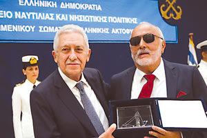 Στον νέο υπουργό Φώτη Κουβέλη παρέδωσε χθες  ο Παναγιώτης Κουρουμπλής, το Υπουργείο Ναυτιλίας και Νησιωτικής Πολιτικής