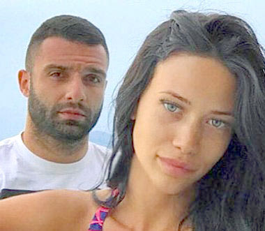 Ο διεθνής αμυντικός Γιώργος Τζαβέλλας επισημοποίησε προχθές τον δεσμό του με την Ηρακλειώτισσα Αθηνά Πικράκη στο Δημαρχείο Ηρακλείου