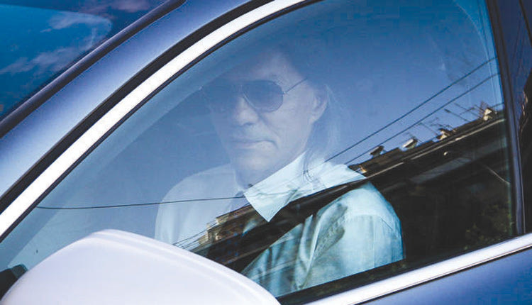 Στην Εισαγγελία Πρωτοδικών κατέθεσε χθες το πρωί ο δήμαρχος Μαραθώνα Ηλίας Ψινάκης για τις φονικές πυρκαγιές της 23ης και 24ης Ιουλίου.