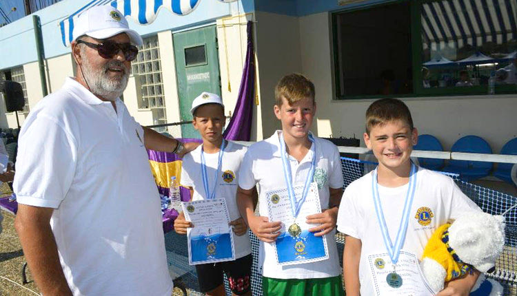  Ο κ. Ηλιόπουλος από τους Lions σε μια απονομή