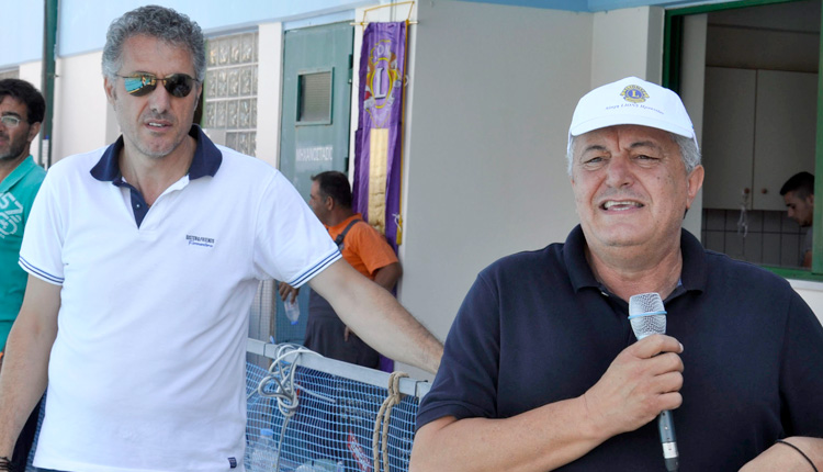 ο δήμαρχος Μινώα Πεδιάδος κ. Καλογεράκης (αριστερά του ο κ. Μαραγκάκης από τον ΔΟΠΑΠ)