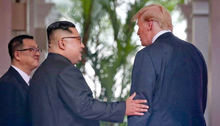 ο πρόεδρος των ΗΠΑ Ντόναλντ Τραμπ και ο ηγέτης της Βόρειας Κορέας Κιμ Γιονγκ Ουν.