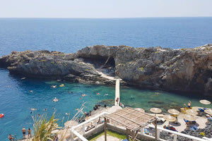 η μαγευτική παραλία Καλυψώ κοντά στον Πλακιά