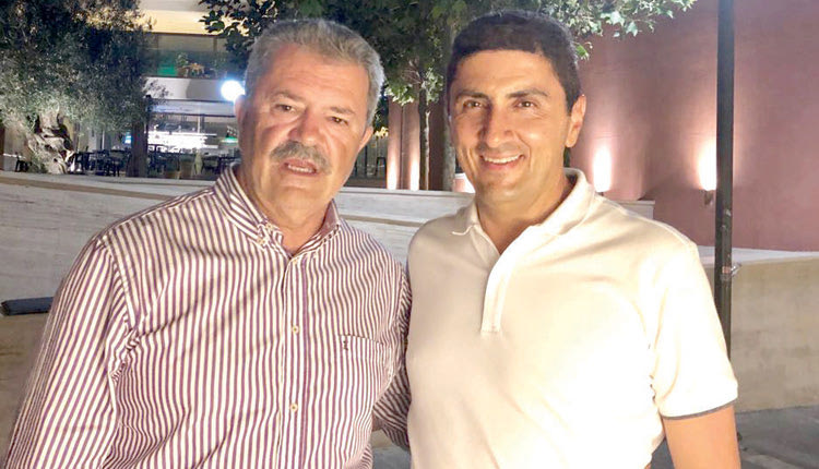 Ένας παλιός γνώριμος στους Νεοδημοκράτες του Ηρακλείου, ο δήμαρχος Σίνδου Μίμης Φωτόπουλος, βρίσκεται αυτές τις ημέρες στο Ηράκλειο. 