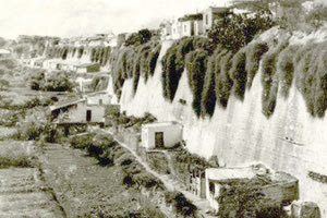 ΦΩΤΟ ΗΜΕΡΑΣ: Η πύλη Βιτούρι με παράγκες