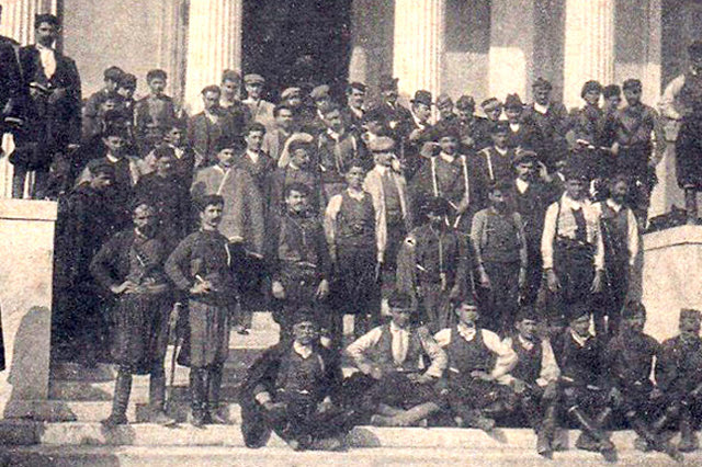 ΦΩΤΟ ΗΜΕΡΑΣ: Οι Κρήτες στη Βαρβάκειο