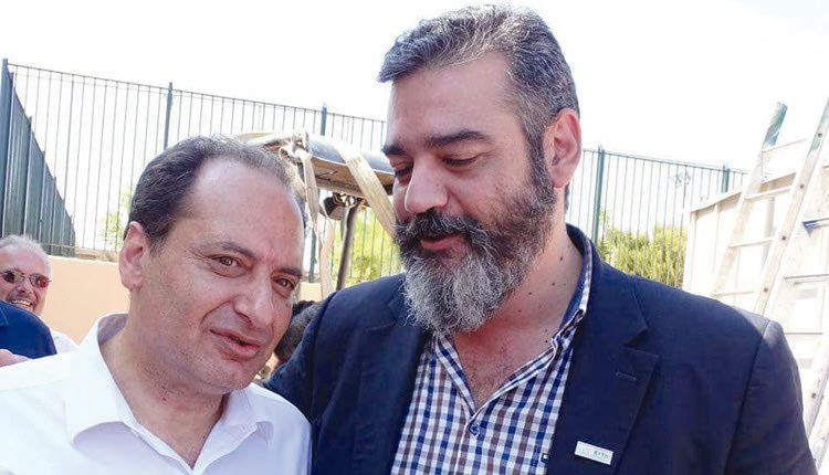 Ο Γιάννης Χαρωνίτης με τον Σπίρτζη 