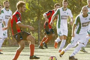 Φάση από το παιχνίδι του ΠΟΑ με τον Τηγανίτη