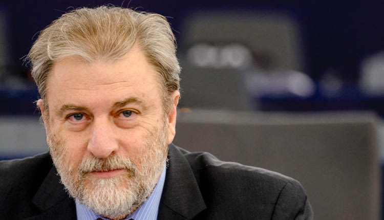 Ο ευρωβουλευτής - καθηγητής Νότης Μαριάς