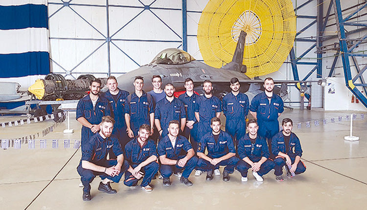 ΣΧΟΛΕΣ ΖΗΤΑ: Σπουδές μηχανικών αεροσκαφών και στην Κρήτη