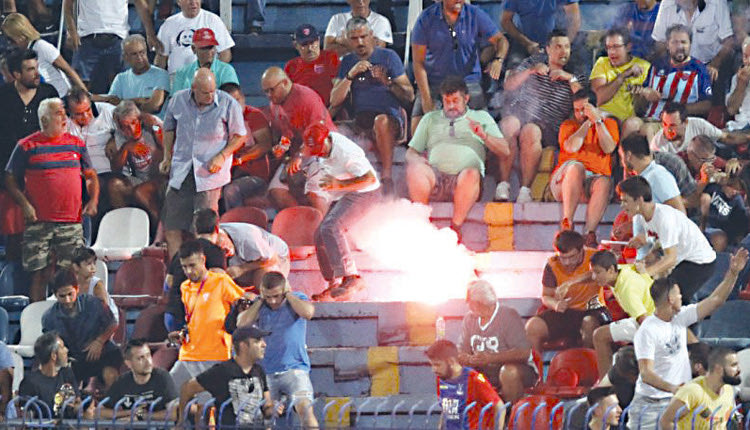 Το  σοβαρό περιστατικό που έλαβε χώρα στην Νέα Σμύρνη με την φωτοβολίδα ευθείας βολής που έριξαν οι οπαδοί του ΠΑΟΚ  προς την πλευρά της εξέδρας του Πανιωνίου