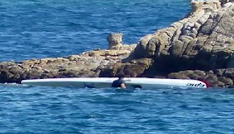 ο Γιώργος Παπανδρέου στη Σκιάθο για τις διακοπές του είχε ένα νέο, μικρό ατύχημα με το αγαπημένο του κανό