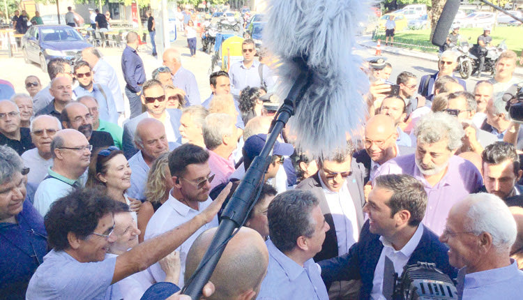 Θερμή υποδοχή επεφύλαξαν στον Α. Τσίπρα στα Χανιά