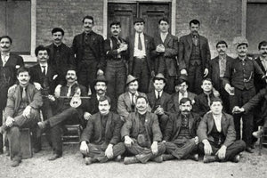 ΦΩΤΟ ΗΜΕΡΑΣ: Οι Κρητικοί εργάτες γλεντούν στην Αμερική