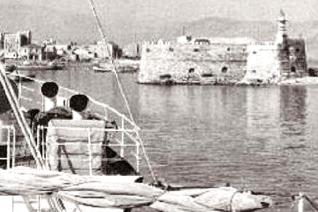 ΦΩΤΟ ΗΜΕΡΑΣ: Μπαίνοντας στο λιμάνι του Ηρακλείου