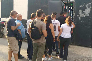 κοσμος ΟΦΗ στην θύρα