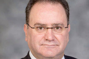 Ο Α. Μίκος επίτιμος διδάκτωρ Π.Κ.