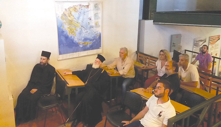 Κάθισε στη σεισμική τράπεζα Ο Αρχιεπίσκοπος
