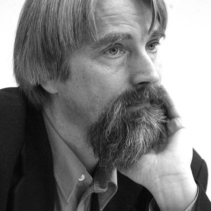  η FIR (Παγκόσμια Ομοσπονδία Αντιστασιακών και Αντιφασιστών) διά του γενικού της γραμματέα, δρ. Ulrich Schneider.