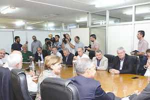 Από τη συνάντηση των Περιφερειών με τον κ. Χαρίτση