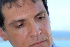 ο κ. Γιώργος Μαστοράκης, διευθυντής της Γναθοχειρουργικής Κλινική του Βενιζελείου - Πανάνειου Νοσοκομείου Ηρακλείου.